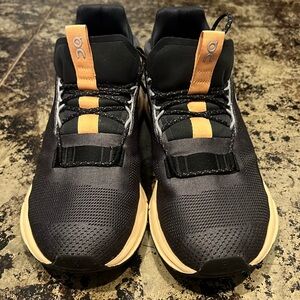 On cloud novas size 9.5